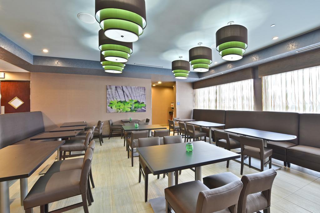 Wyndham Garden Elk Grove Village - O'Hare Екстер'єр фото